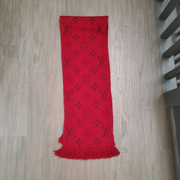 *SOLD* LOUIS VUITTON logmania scarf - Picture 5 of 13